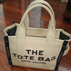 Marc Jacobs The Tote Bag Size Small